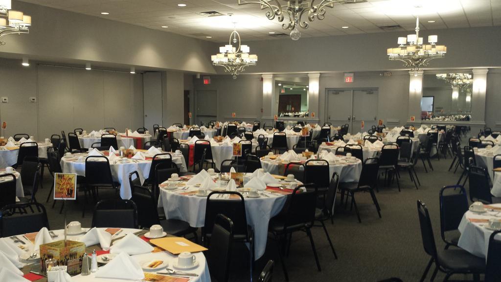 Garden Hotel And Conference Center South Beloit المظهر الخارجي الصورة