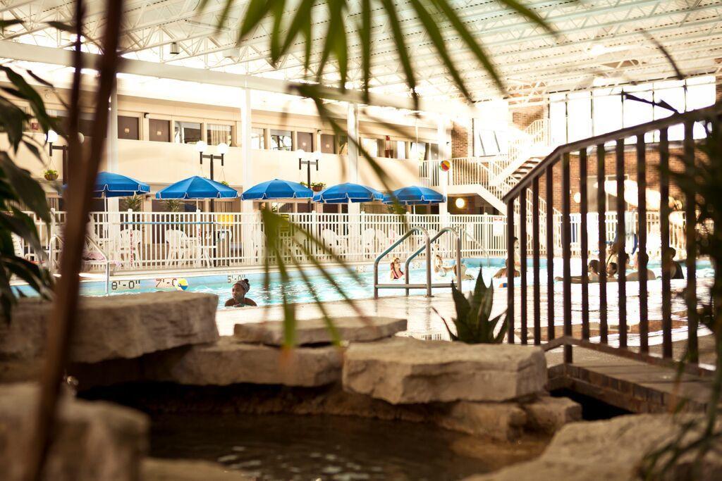 Garden Hotel And Conference Center South Beloit المظهر الخارجي الصورة