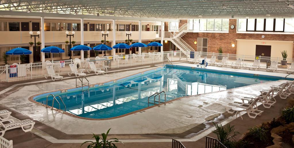 Garden Hotel And Conference Center South Beloit المظهر الخارجي الصورة