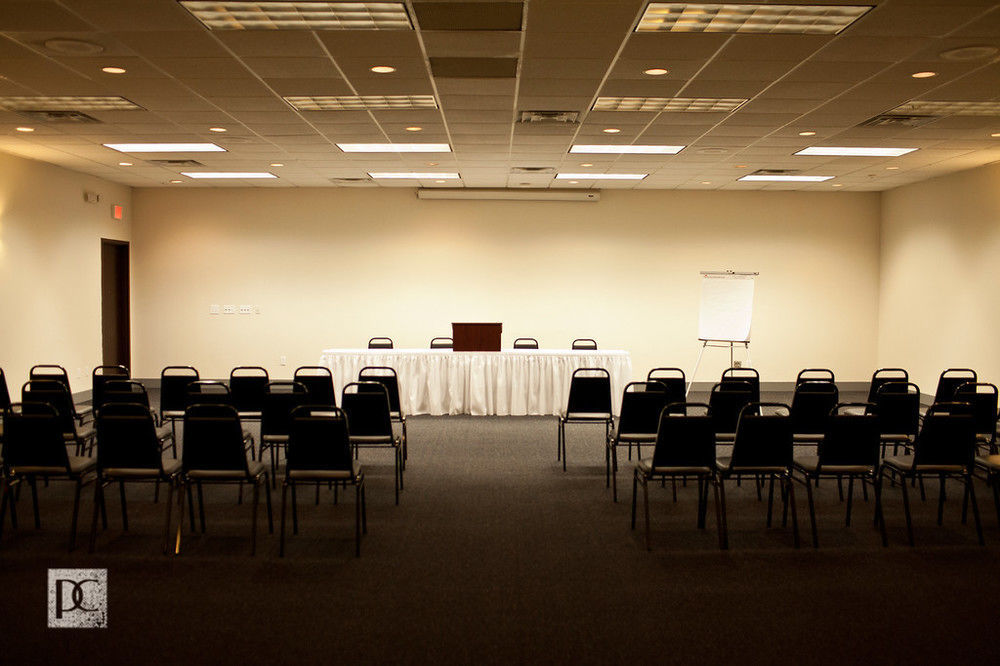 Garden Hotel And Conference Center South Beloit المظهر الخارجي الصورة